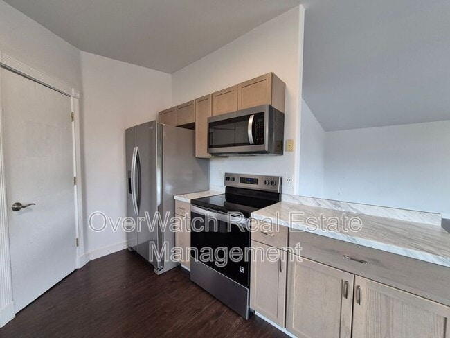 Building Photo - 8211 Mentra St