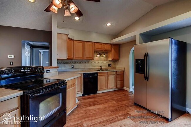 Building Photo - 3 br, 2 bath House - 250 East 20th Avenue ...