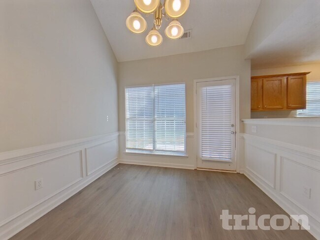 Foto del edificio - 9765 Moss Pointe Path