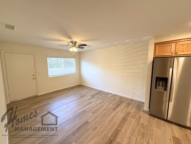 Building Photo - 787-789 N Alda Dr