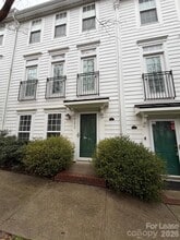 Building Photo - 13812 Hill St