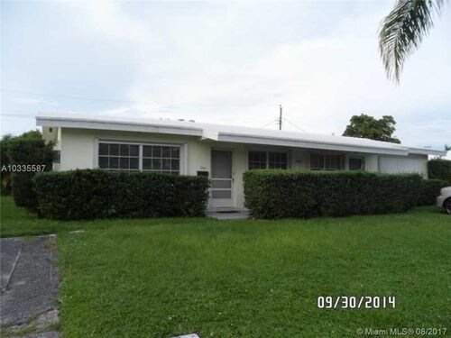 Foto del edificio - 2561 NE 11th Ct