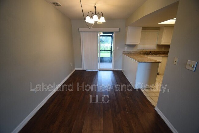 Foto del edificio - 1920 E Edgewood Dr