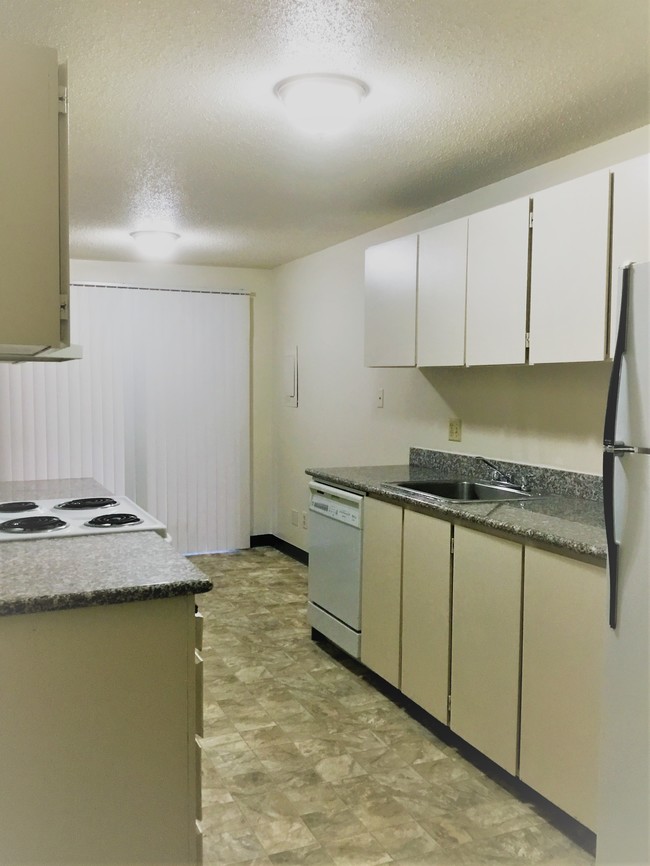 1 BEDROOM: KITCHEN - Cameron Park