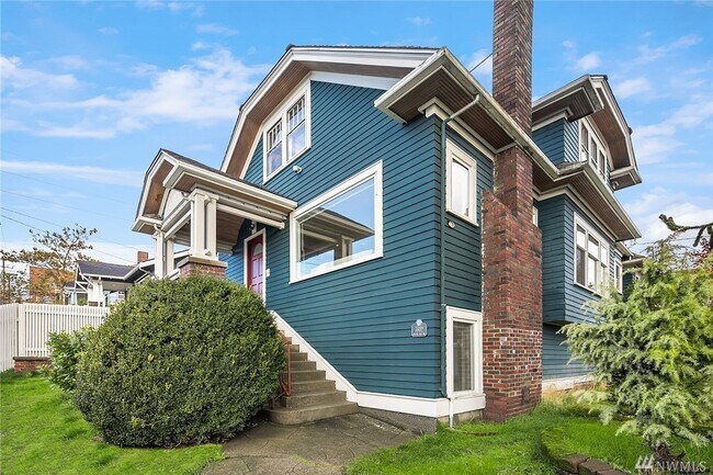 Building Photo - 7602 6th Ave NE