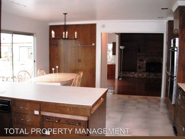 Building Photo - 5 br, 3.5 bath House - 19 SELBY LANE