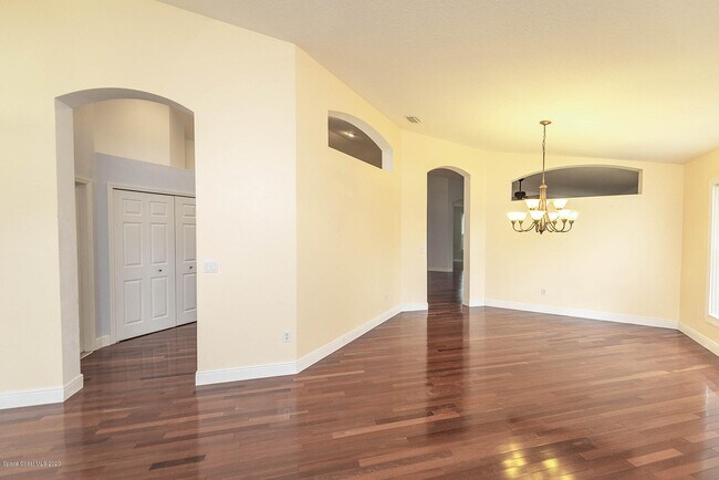 Building Photo - 3291 Deer Lakes Dr