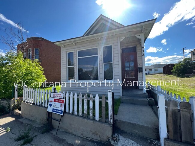 Building Photo - Pet friendly house on Washington!