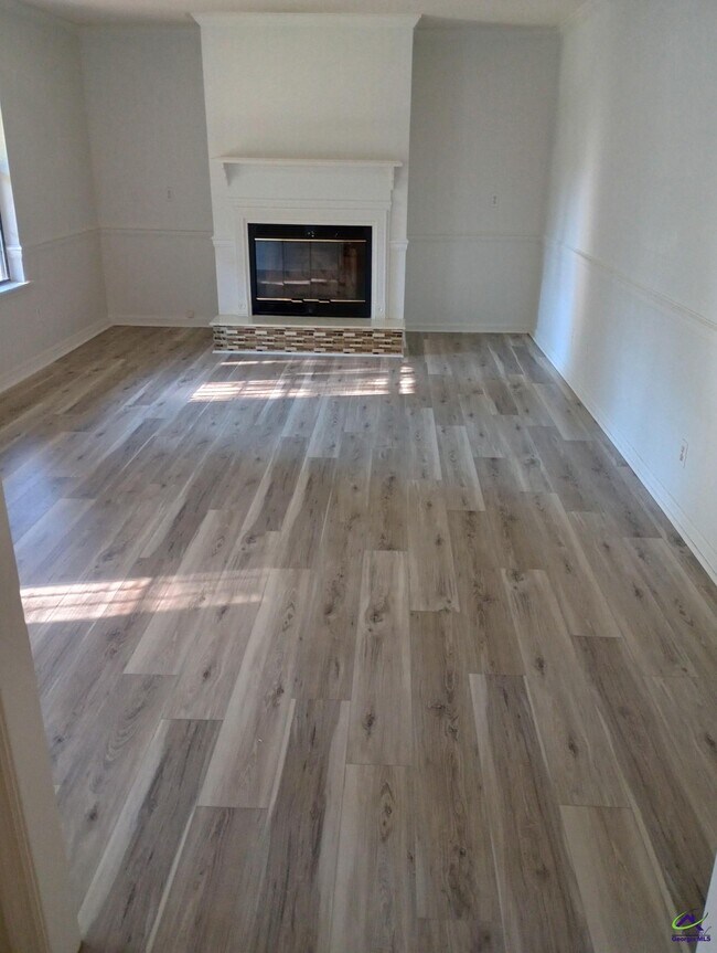 Foto del edificio - 638 Maplewood Dr