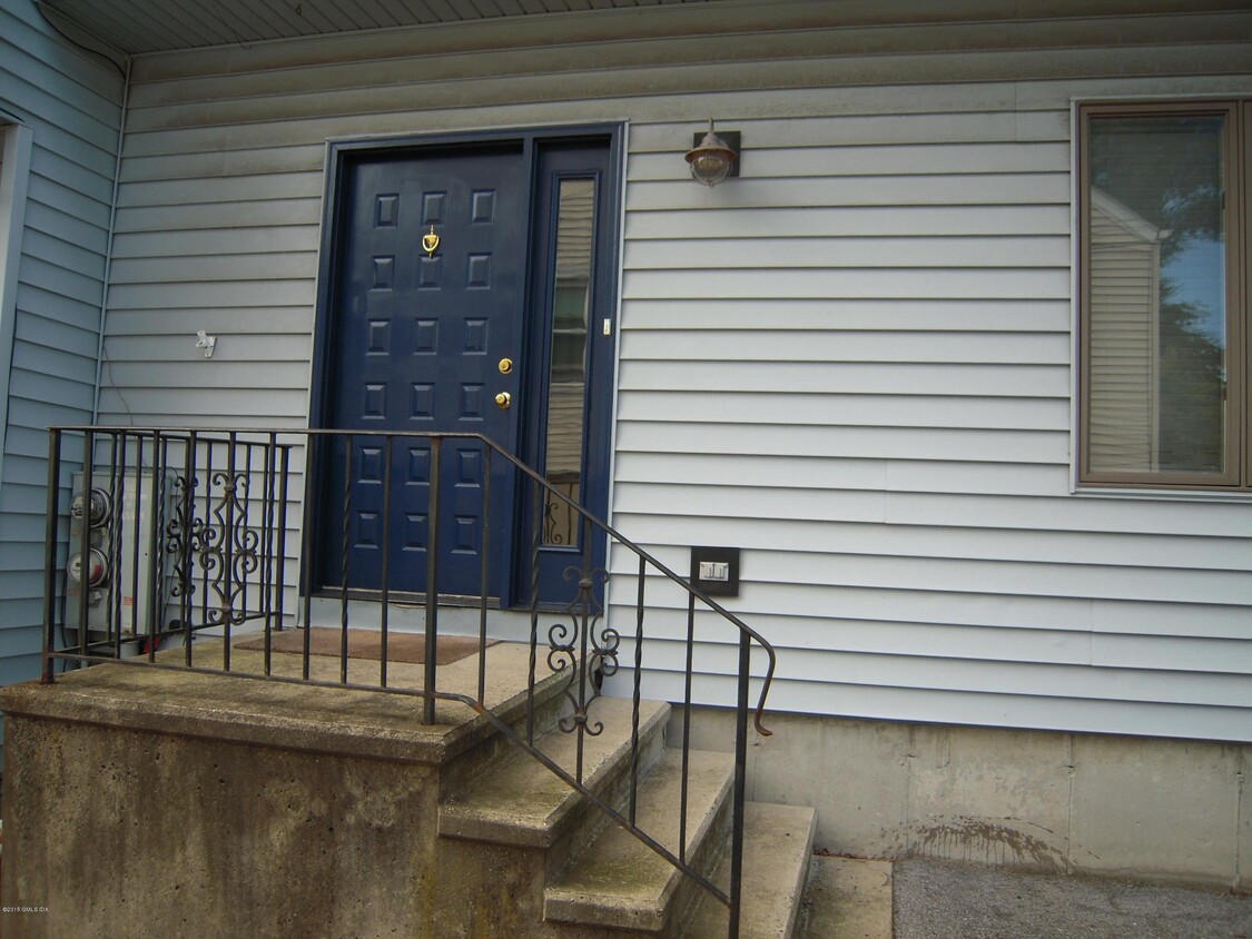 Primary Photo - 45 Rodwell Ave