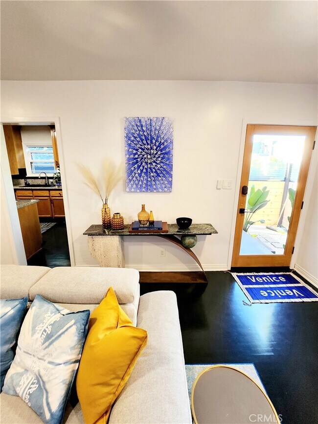 Foto del edificio - 2353 Beach Ave