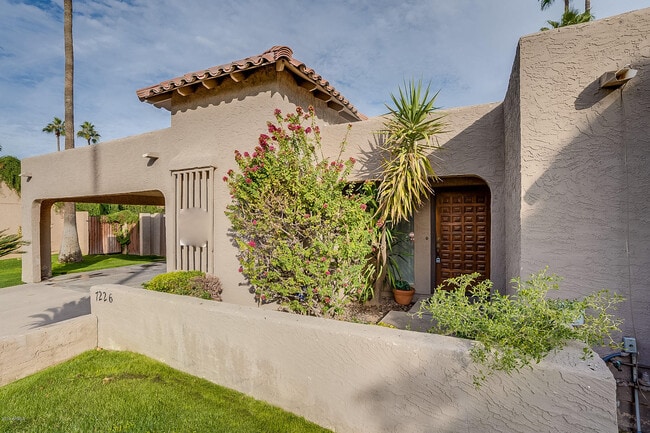 Building Photo - 7226 E Solano Dr