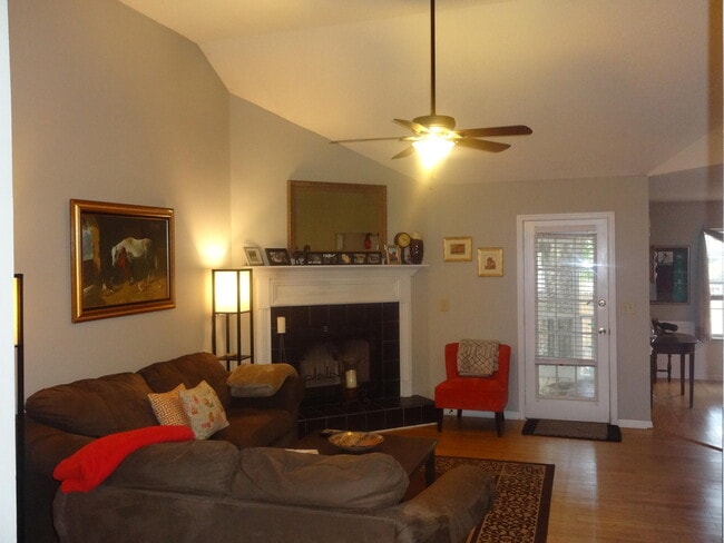 Foto del edificio - 388 Culver Ave