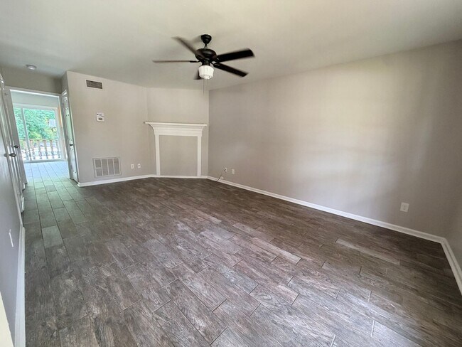 Building Photo - 8702 White Rock Ln