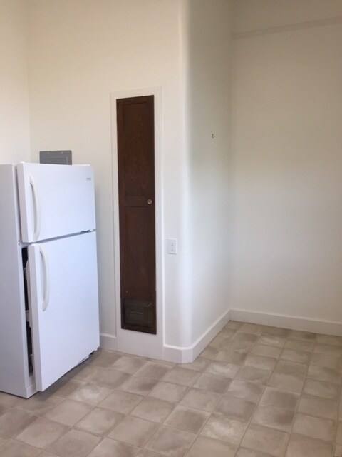 Building Photo - 616 Shrader St