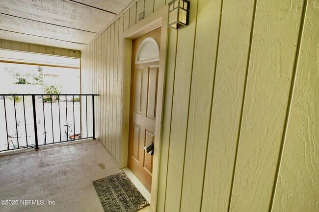 Building Photo - 3737 Loretto Rd