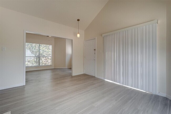 Foto del edificio - 10166 Oakberry St