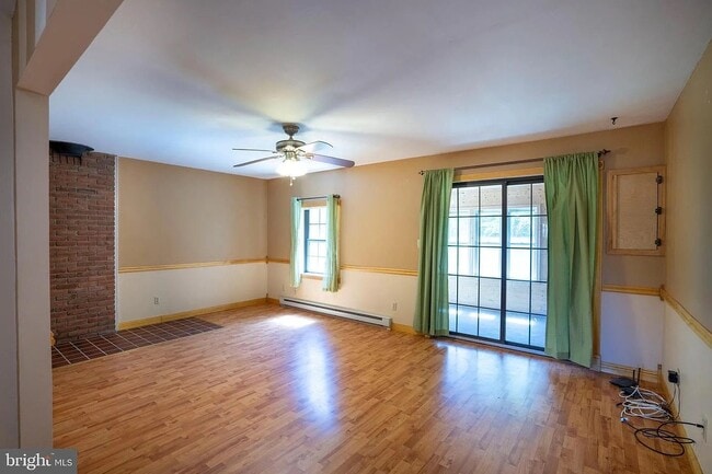 Building Photo - 206B Homestead Ln