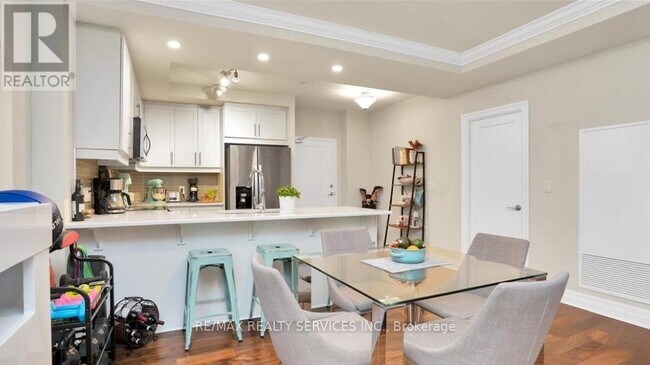Building Photo - 505-1505 Talbot St