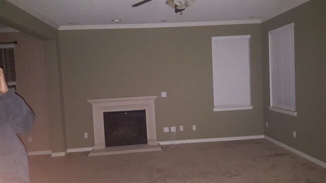 Foto del edificio - 165 W Santa Barbara Way