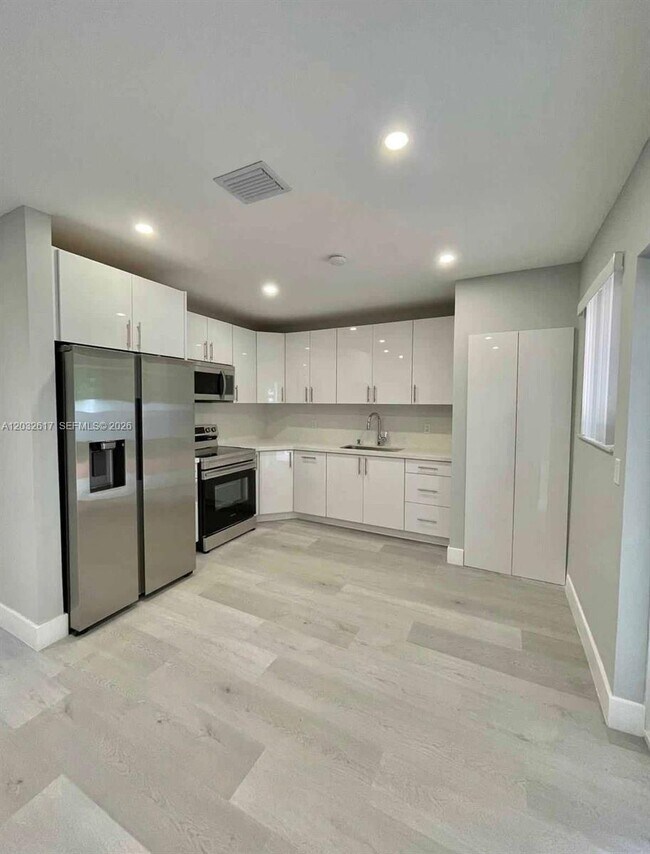 Foto del edificio - 950 NW 36th Ave