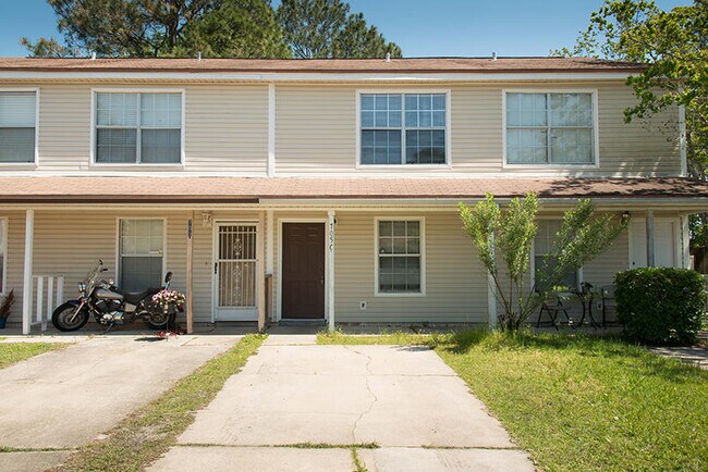 Building Photo - 705 Terrance Ct