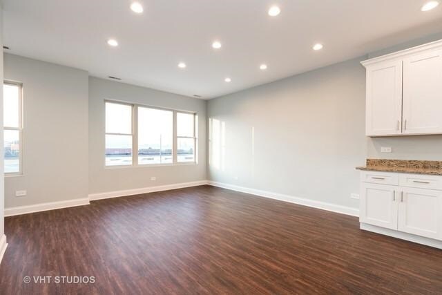 Living - 2237 W 18th St