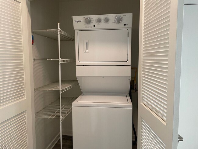 Interior Photo - Canvas LA