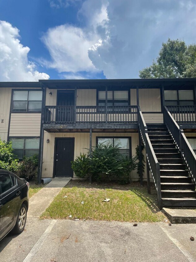 Primary Photo - 301 Dixie Dr