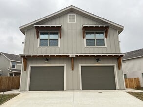 Building Photo - 13851 Enzo Gate