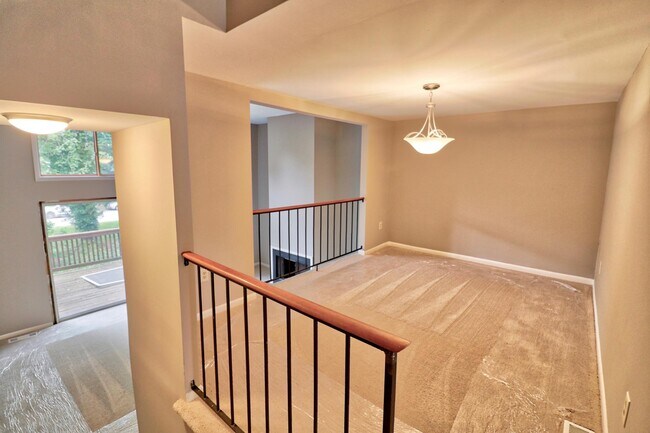 Foto del edificio - 449 COLONIAL Ln