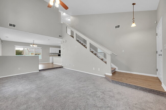 Building Photo - $2,795.00, 3 bed, 2.5 bath located in Denver.