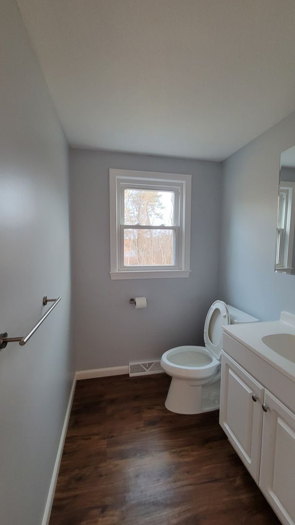 Building Photo - Newly Updated West Yarmouth Townhouse