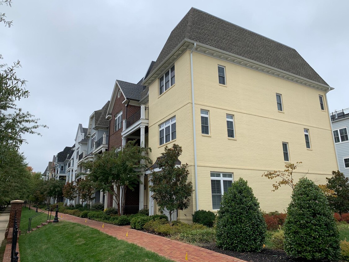 Primary Photo - 5220 Wythe Ave