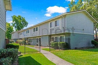 Building Photo - Unit