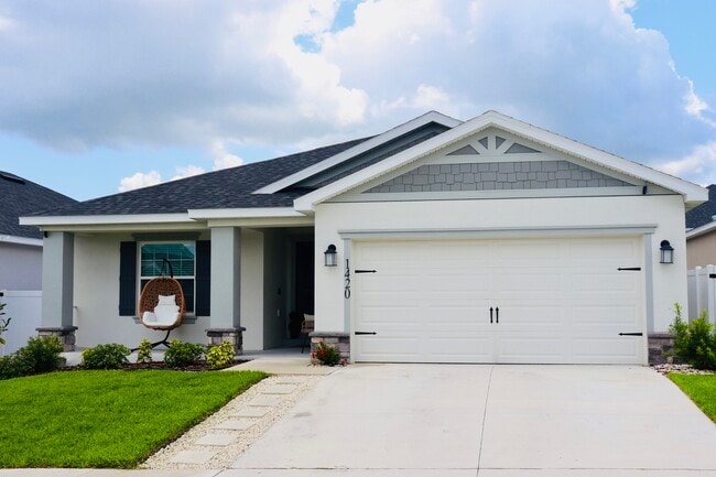 Building Photo - 1420 Fleur Dr