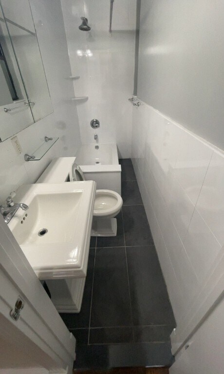 Foto del edificio - 422 E 9th St