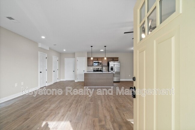 Building Photo - 125 Roadrunner Ct