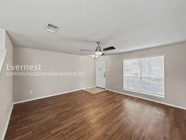 Foto del edificio - 603 Holbrooke St