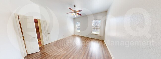 Foto del edificio - 1618 Nestledown Dr