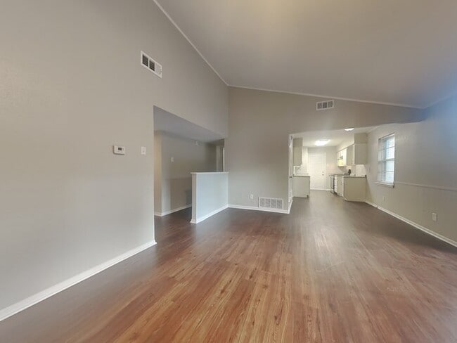 Building Photo - 1401 Wisteria Way