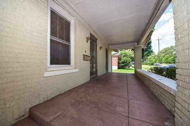 Foto del edificio - Great 3 bed, 1 bath near University of Mem...