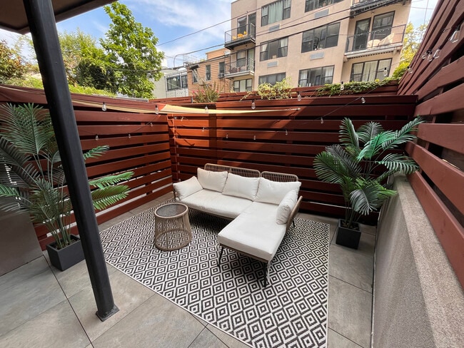 Foto del edificio - 42 Maspeth Ave