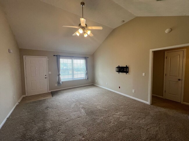 Photo - Cute 3 BR 2 Bath 1 Car Garage in Lake Fore... House