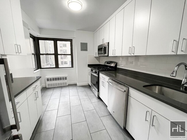 Building Photo - East 89 Street