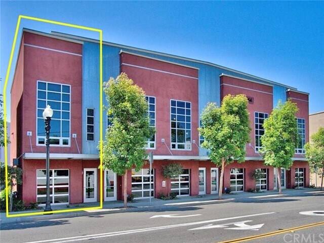 Foto del edificio - 940 E Civic Center Dr