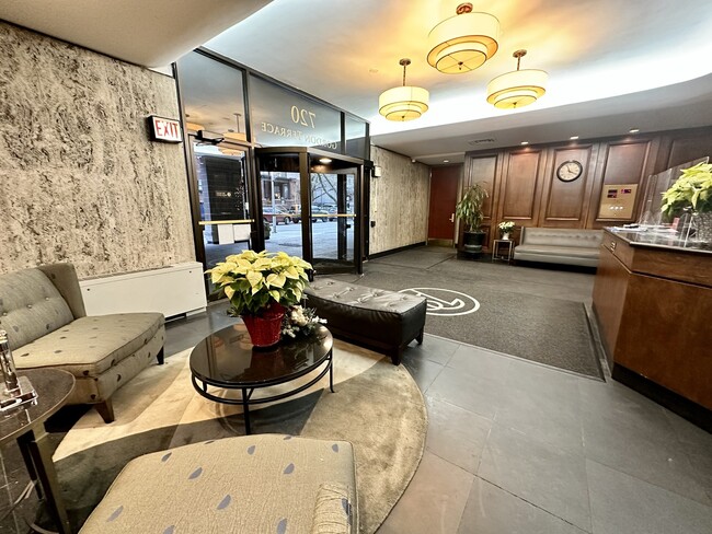 Foto del edificio - 720 W Gordon Terrace