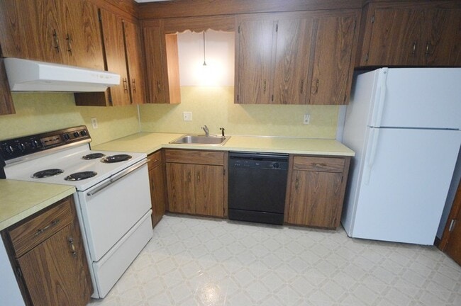 Building Photo - Holden Condo: 1 Bed 1 Bath