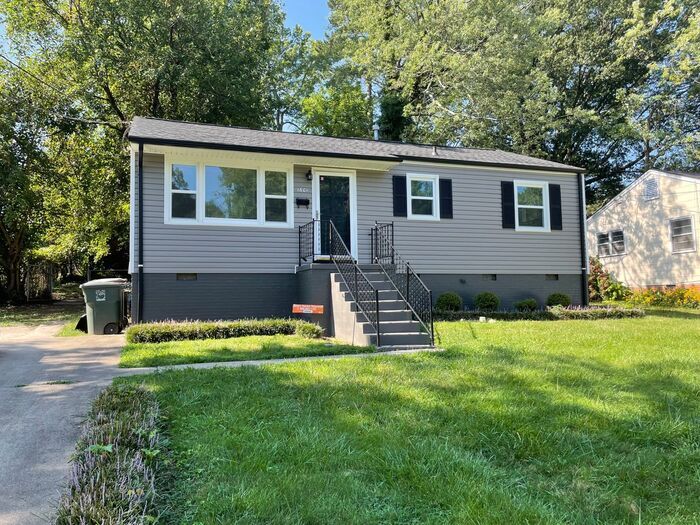 Primary Photo - Home off Freeman Mill, Living Room Plus De...