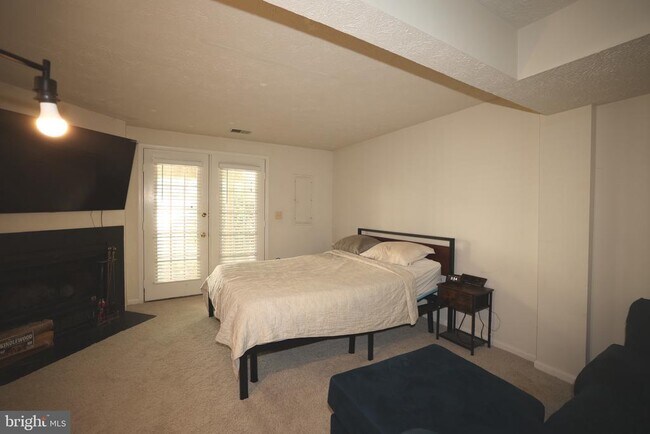 Foto del edificio - 1939 Belmont Ridge Ct